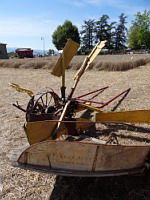 Moissonneuse-faucheuse (ph F. Mrugala, St Jean de Touslas)(2)